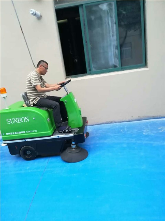 意昂4电动扫地车客户试用