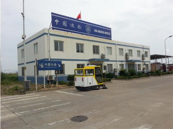 意昂4电动清扫车边检应用