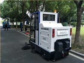 城市街道保洁为什么需要小型电动清扫车