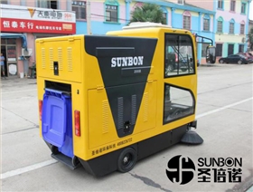 电动扫地机提高城市环卫形象