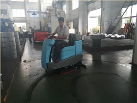 深圳某机械厂采购驾驶式洗地机