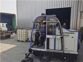 新疆某矿场咨询意昂42000A电动扫地车
