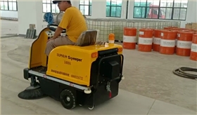 小型扫地机进驻深圳某金属制品厂