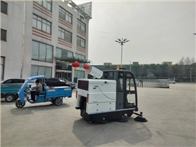 道路电动清扫车：提高道路清洁效率的利器