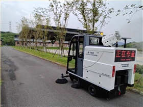 公路电动扫地机的高效清洁能力大受市政环卫部门青睐