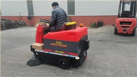 园区清扫车