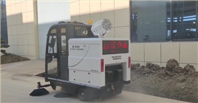 路面清扫车：开学季校园周边保洁的&ldquo;得力助手&rdquo;