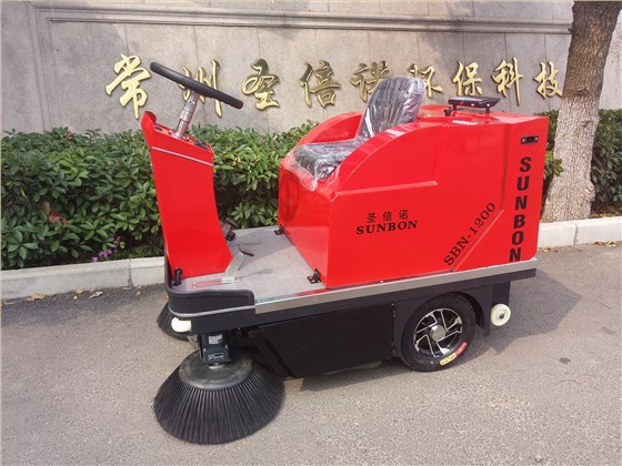 意昂4小型路面清扫车